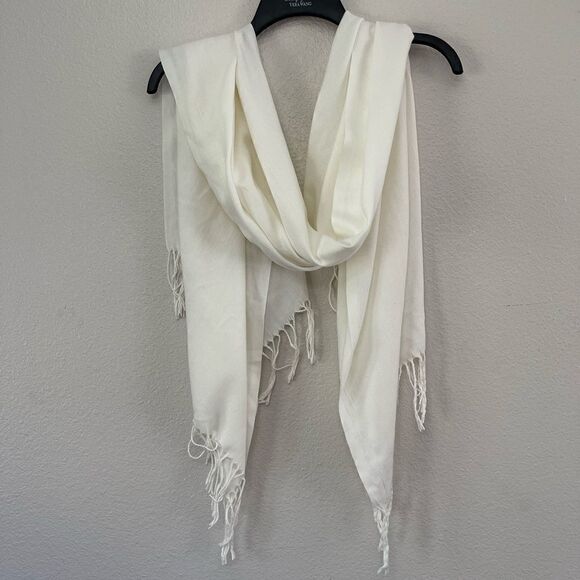 Off  White Scarf - Picture 1 of 2